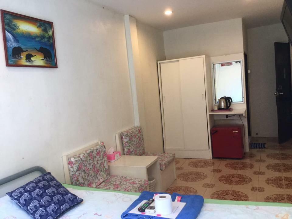 Miggy Guest House (Adults Only) Bangkok Exterior foto